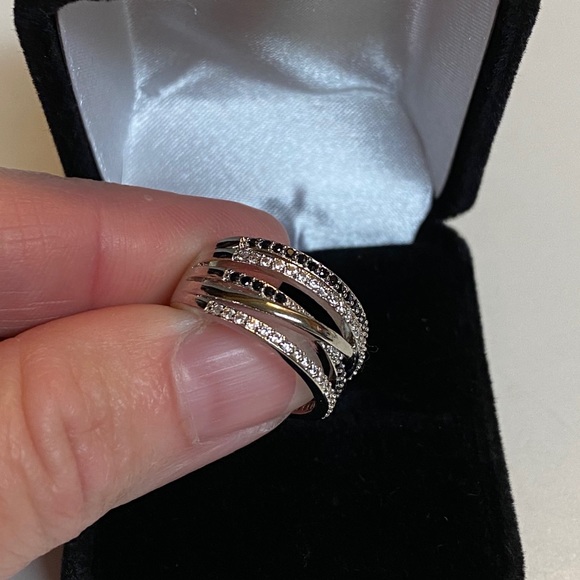 Sterling Silver Black & White CZ Highway Ring - Picture 9 of 10